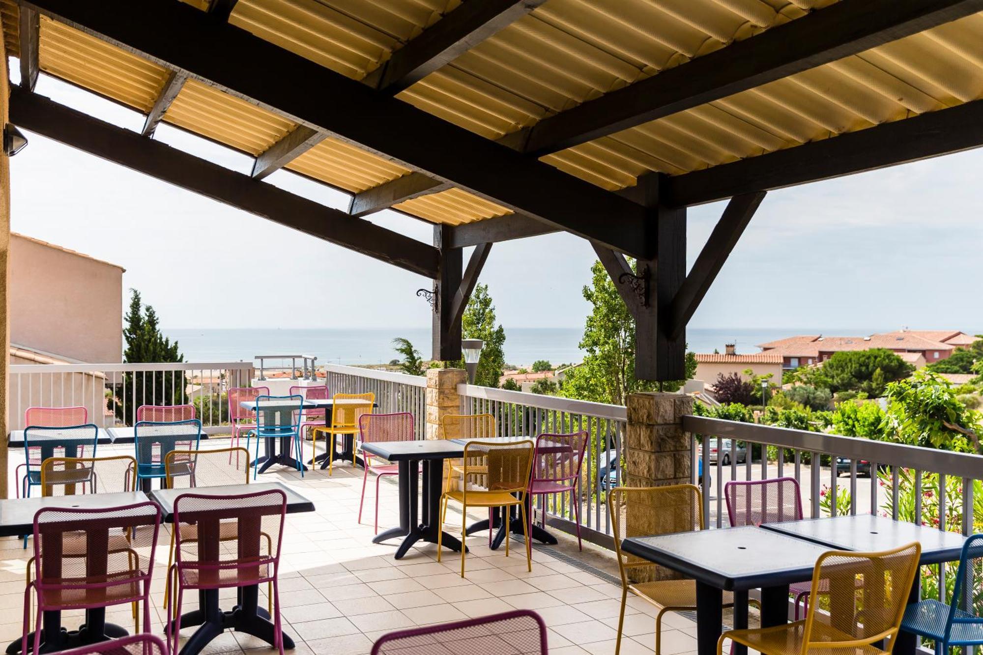 Ulvf Les Romarins Aparthotel Fleury  Exterior photo